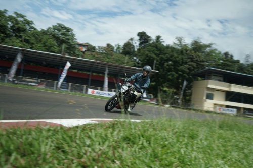 Suzuki , Uji Suzuki Satria Pro di Sirkuit Sentul Kecil, Jajal Fitur SCAS