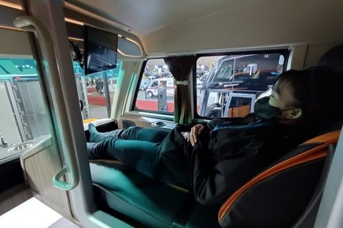 Varian Baru Jetbus 5 di GJAW 2025, Ada Unicoach dengan Tiga Kelas