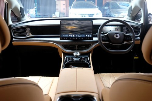 Modifikasi Audio Mobil Listrik: Head Unit Tak Bisa Diganti