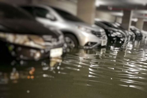 Banyak Mobil Terendam Saat Banjir di Bali, Bisa Klaim Asuransi?