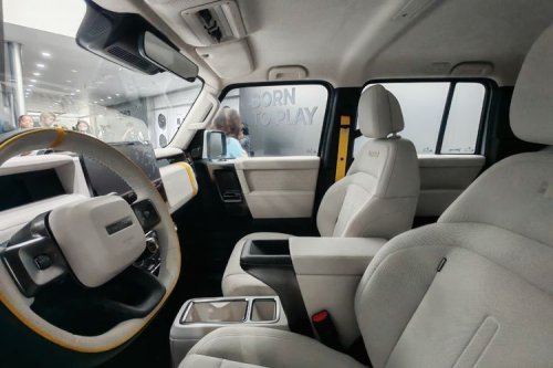 iCar V23 White Glint, Bukti SUV Boxy Listrik Bisa Tampil Modern