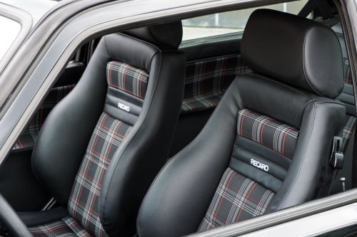 Mengenal Jok Recaro: Kenyamanan dan Dukungan Maksimal Pengemudi