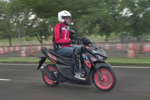 Jangan Asal Gas, Ini Tips Motor Matik Lewati Tanjakan