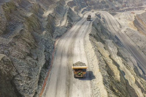 Mitsubishi Fuso Cemas Truk Ilegal China Mengancam Industri Nasional