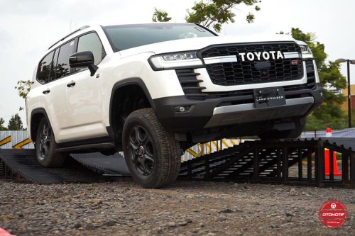 Toyota, Toyota Land Cruiser, Harga Toyota Land Cruiser Bupati Bekasi Ade Kuswara Tembus Rp 2,7 M