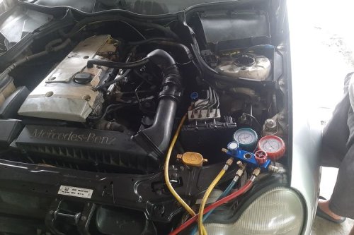 Kenali Penyebab AC Mobil Bunyi Dengung dan Berdecit