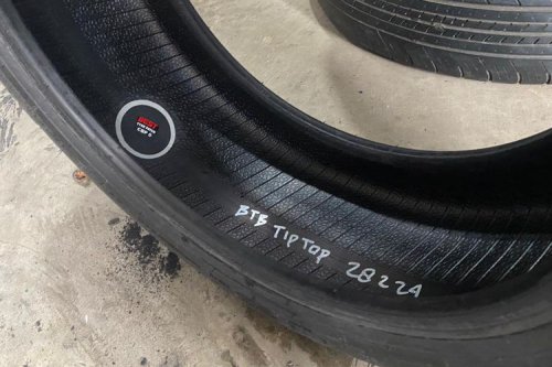 5 Kebiasaan Sepele yang Diam-diam Memperpendek Umur Ban Mobil