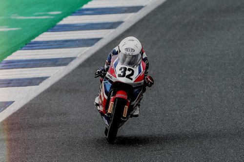 Pebalap Muda Indonesia Ramadhipa Menang Dramatis di Jerez Spanyol