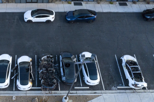 Minat Warga AS Terhadap Mobil Listrik Turun Signifikan di 2025