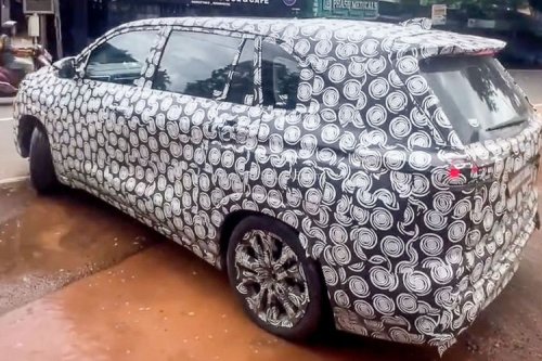 Bocoran Innova Zenix Facelift, Lampu Baru hingga Layar Lebih Besar