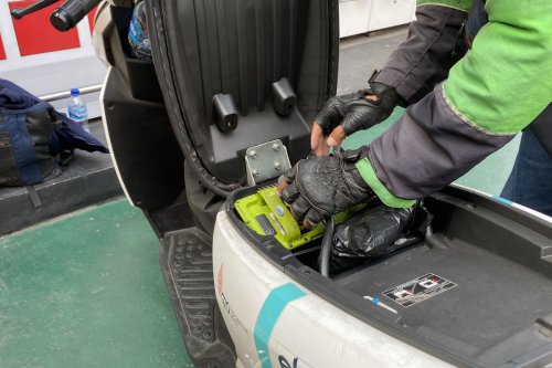 Cara Sederhana Memperpanjang Usia Baterai Motor Listrik