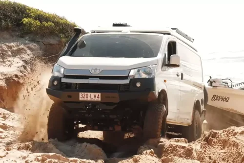 Toyota HiAce Disulap Jadi Camper 4x4, Bisa Tantang Land Cruiser