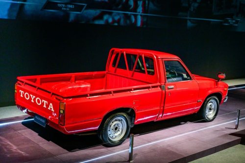 Toyota, Setengah Abad Evolusi Toyota Hilux
