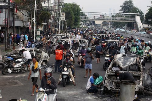 Dishub DKI Perbaiki Lampu Lalu Lintas Pasca-Aksi Unjuk Rasa
