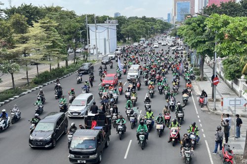 Prabowo, Prabowo Resmikan Potongan Ojol Jadi 8 Persen, Ini Respon Gojek & Grab