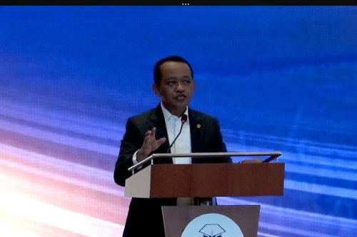Bahlil Targetkan Implementasi Bioetanol 20 Persen Mulai 2028
