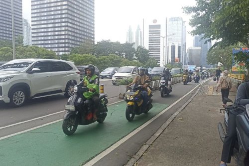 Jangan Asal Injak, Begini Cara Pakai Standar Tengah Motor