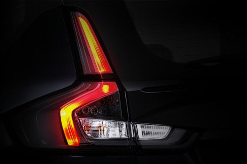 Suzuki , Penampakan Suzuki XL7 Hybrid Alpha Kuro