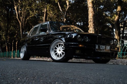 Makin Banyak Peminat, Simak Harga Bekas BMW Klasik