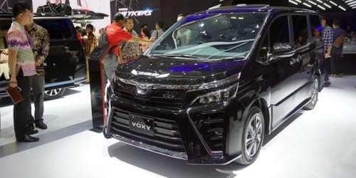 Pengalaman Dirly Idol Pakai Toyota Voxy Selama 5 Tahun