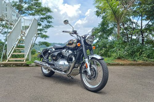 Kencan Singkat dengan Royal Enfield Classic 650 di Puncak Bogor