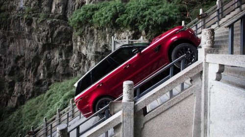 Range Rover | Rover | Chery vs Range Rover Nanjak 999 Anak Tangga di China: Satu Mulus yang Satunya Melorot