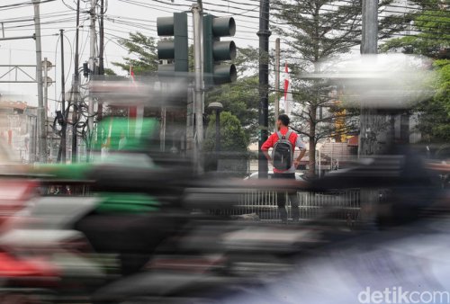 Pemprov Jakarta Pasang Lampu Merah Pintar, Kurangi Macet di Persimpangan