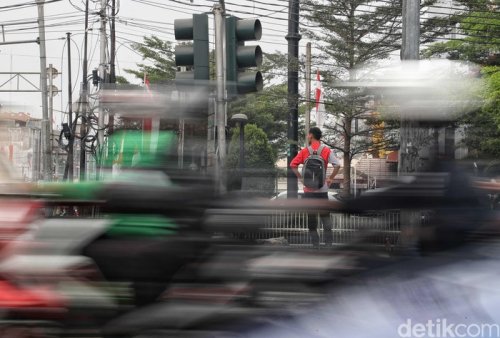 Pemprov Jakarta Pasang Lampu Merah Pintar, Kurangi Macet di Persimpangan