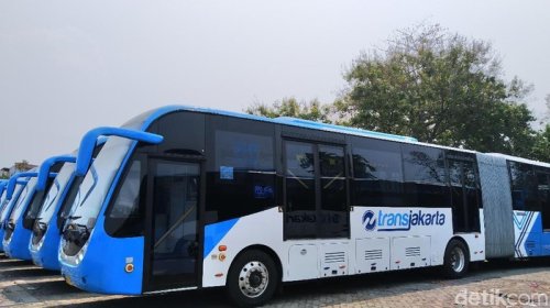 Gara-gara Insiden Asap, 59 Bus Transjakarta Buatan China Dikandangkan Sementara