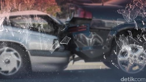Duh! Tabrakan Beruntun Gegara Ribut sama Pacar di Mobil