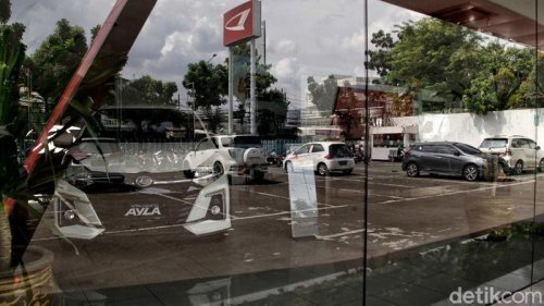 Rupiah Loyo, Harga Mobil Daihatsu Tak Naik