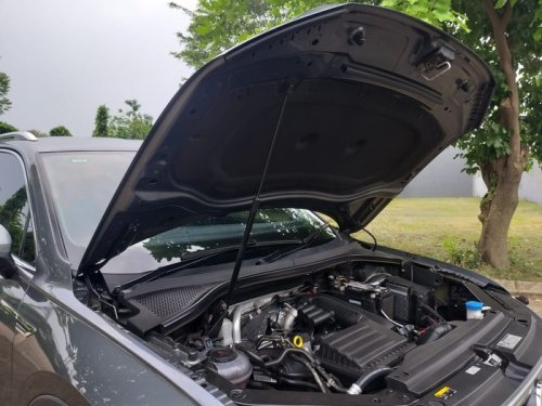 Kap Mesin Mobil Dibuka saat Istirahat Mudik di Rest Area, Emang Masih Perlu?