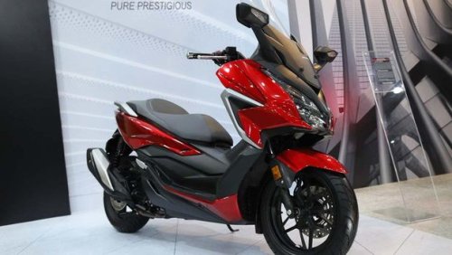 Honda, Yamaha, Harga Honda Forza vs Yamaha Xmax Terbaru