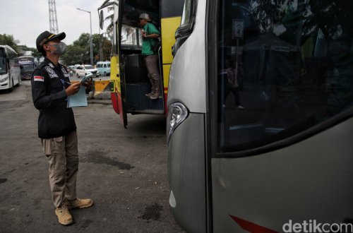 Bahaya! Jangan Naik Bus dengan Stiker Ini