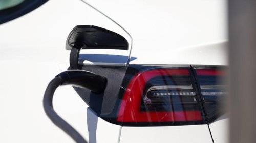 Harga Mobil Listrik Makin Murah, Mobil BBM Bisa Menyusut