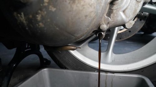 Rupiah Terus Melemah: Pengunjung Bengkel Turun, Harga Suku Cadang Naik 20%