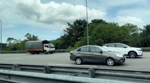 Cara Malaysia Kurangi Mobil Tua: Kasih 'Duit' buat Ganti Mobil Baru