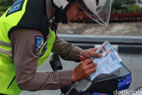 Sudah Ada ETLE, Kenapa Polisi Masih Gelar Tilang Manual di Jalan?