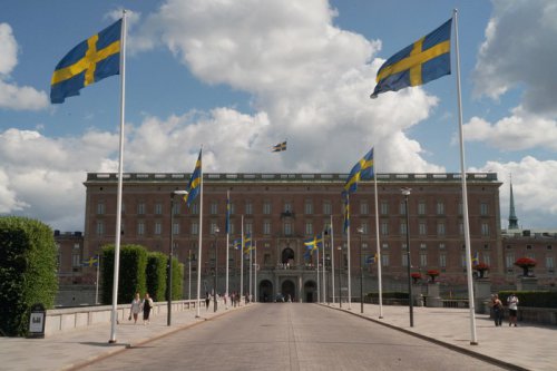 Anggota DPR Swedia Tanpa Sopir Pribadi: Kemana-mana Naik Bus-Kereta