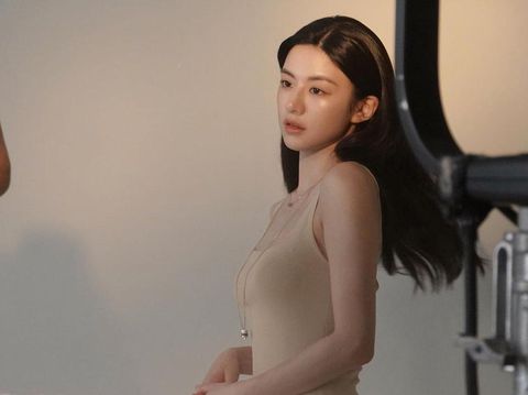 Fakta-fakta Go Youn Jung, Artis Cantik Pemeran Drama Korea Resident Playbook