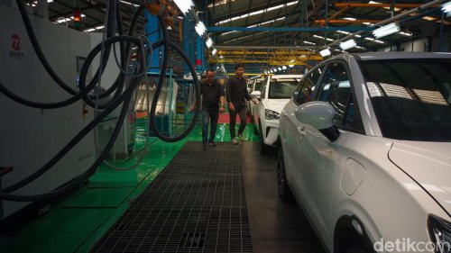 Nasib Produsen Otomotif di Indonesia: Menderita tapi Tak Boleh PHK