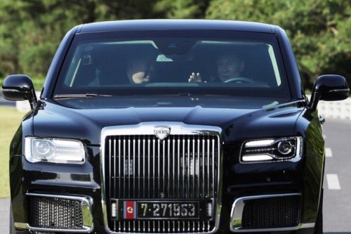Putin Semobil Bareng Kim Jong Un di China, Naik Limosin Mewah Ini