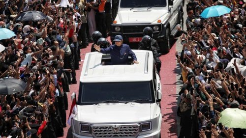 Prabowo Minta Pindad Bikin Mobil Presiden Khusus buat Sapa Rakyat