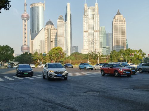 Ciri dan Dampak Mobil Bekas 0 Kilometer: Harga Murah, Rasa Baru