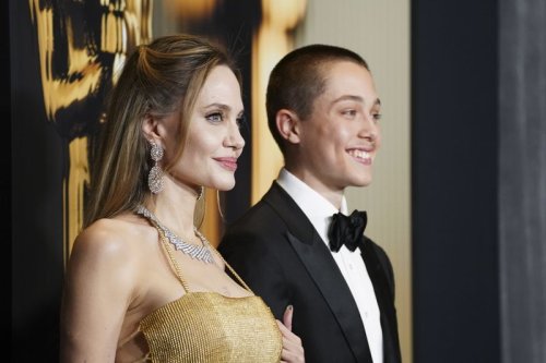 Angelina Jolie Bawa Knox ke Karpet Merah, Diduga untuk Bikin Kesal Brad Pitt