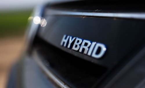 Listrik Masih Pakai Batu Bara, Mobil Hybrid Paling Menguntungkan Tekan Emisi