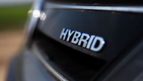 Mobil Listrik Mau Dapat Insentif Lagi, Mobil Hybrid Gimana?