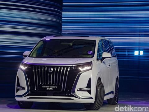Rapor Penjualan Denza D9 vs Toyota Alphard Cs Semester I, Orang Kaya Pilih Mana?