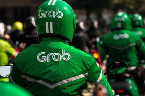 Diduga Bela Pemotor Ngerokok, Driver Grab Ngamuk-Pukul Pengendara