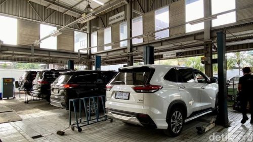 Rupiah Makin Loyo, Harga Komponen Mobil Belum Naik